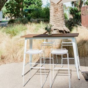 white tolic bar bench with wire stools