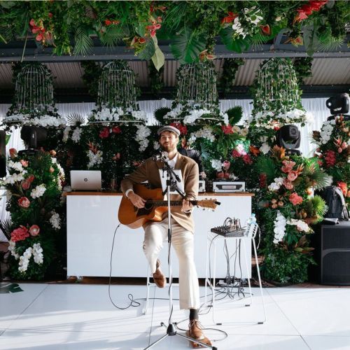 white dancefloor with guitarist 